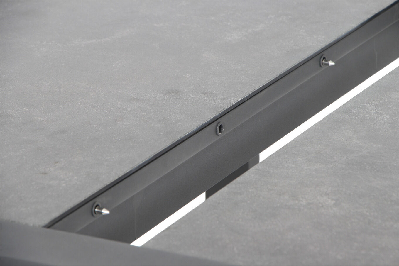 19595  bHESnHIG2 218607dd81530615fabafd74a697a89518ede739