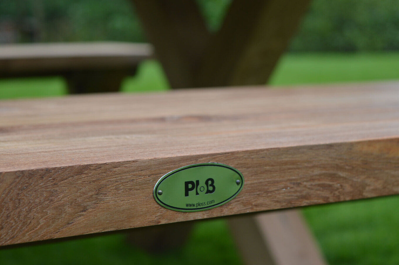 Gartenbank Lincoln aus gebürstetem Teakholz von Ploß 7 12785-1.jpg