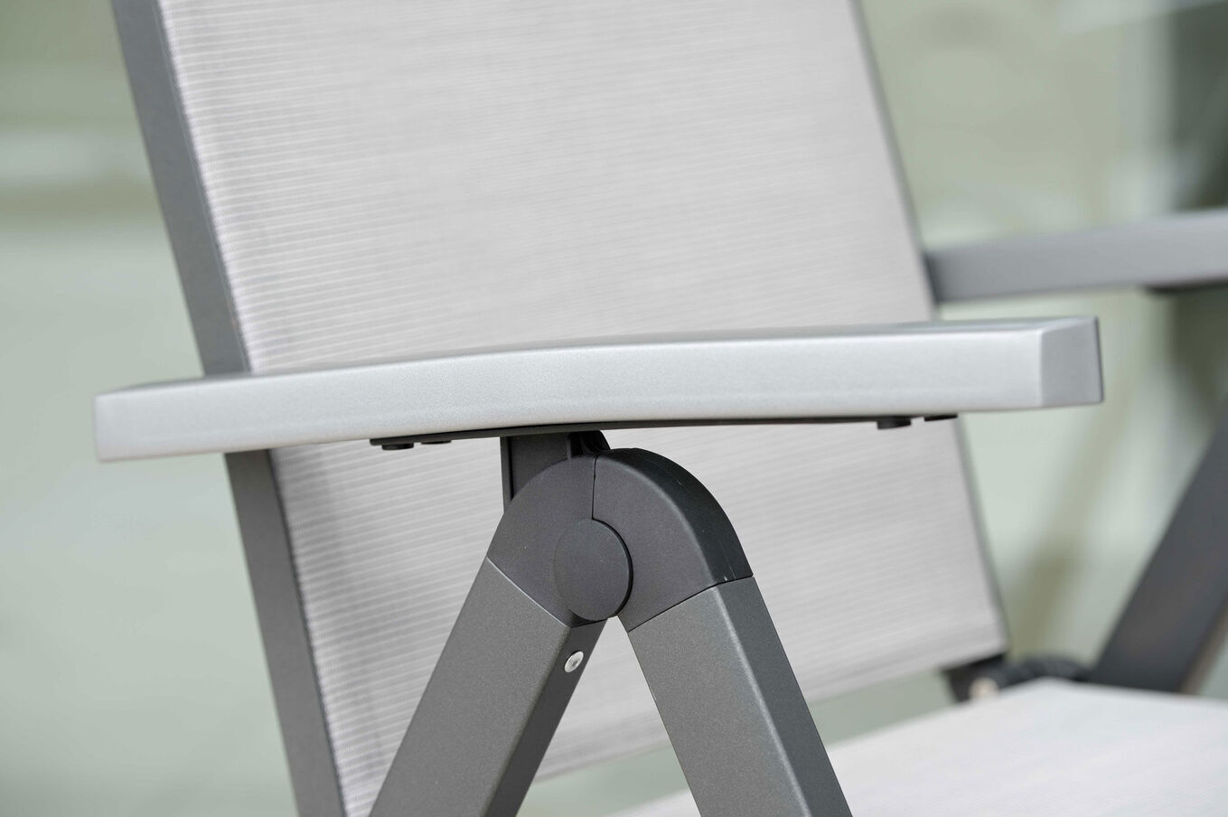 15871  3 1e0bf95586137615330d4acb7713e2606f9241a7