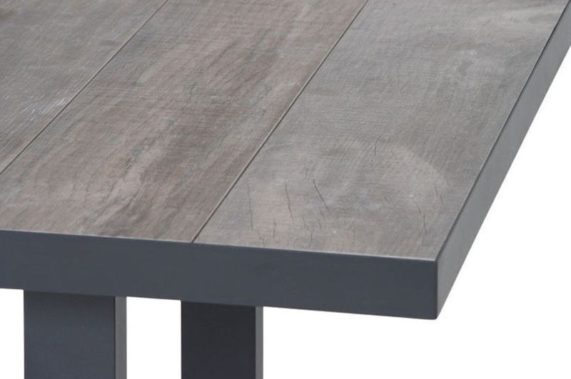 19599-1  2 c2e051e8b6017e3a558198317300d10aa50ed40e